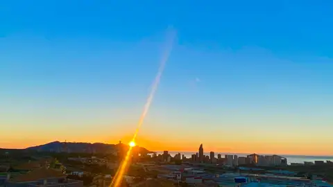 benidorm amanecer cielos despejados benidorm amanecer cielos despejados