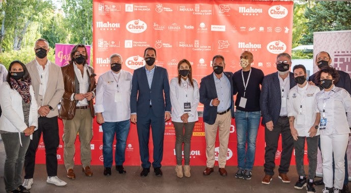 El Ayuntamiento de Palencia distingue como embajadores de la ciudad a siete reconocidas figuras de la gastronomía nacional El Ayuntamiento de Palencia distingue como embajadores de la ciudad a siete reconocidas figuras de la gastronomía nacional