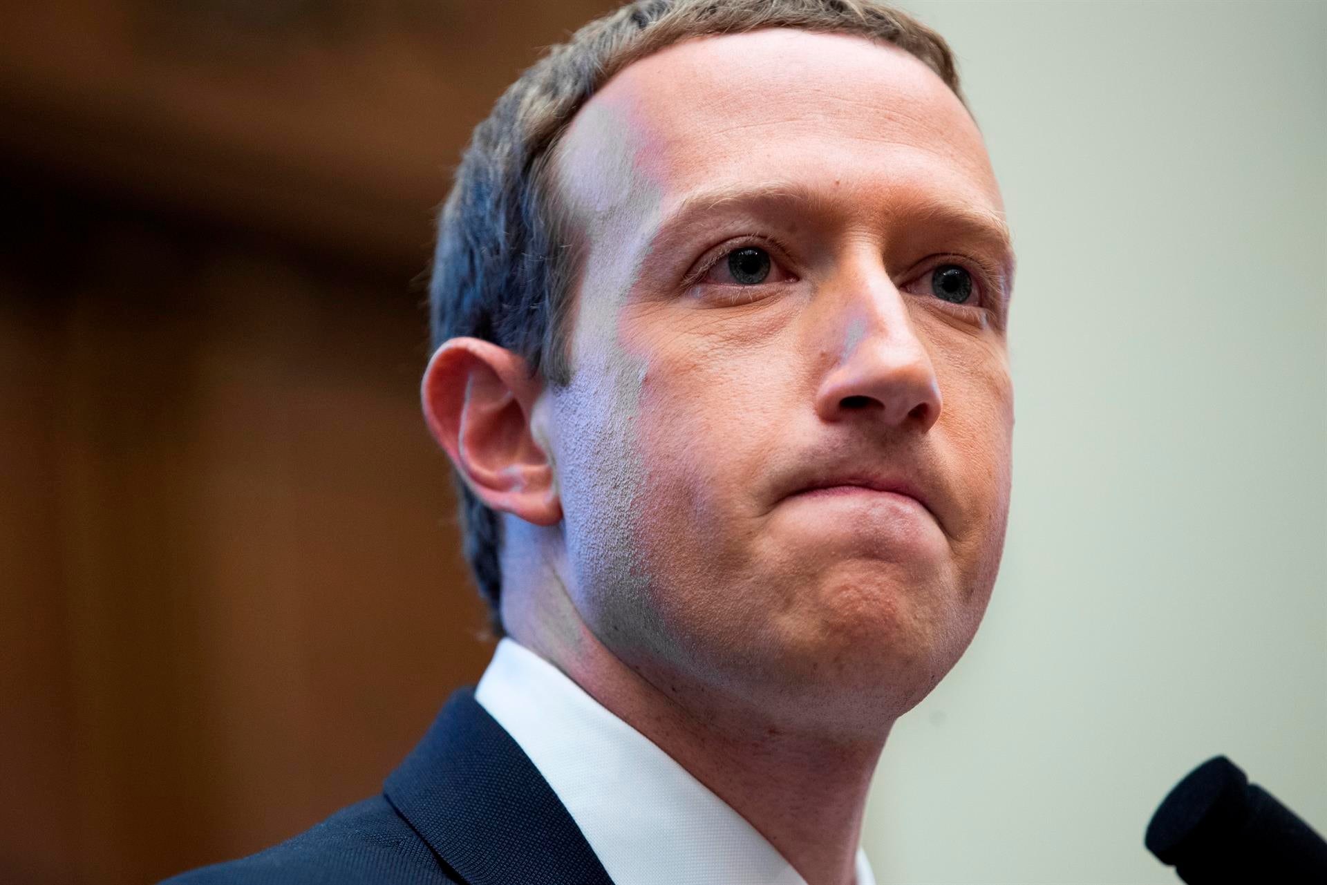 Este es el dinero que ha perdido Mark Zuckerberg tras la caída mundial de Facebook, WhatsApp e Instagram Este es el dinero que ha perdido Mark Zuckerberg tras la caída mundial de Facebook, WhatsApp e Instagram