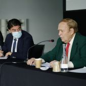 El conejal de limpieza, Manuel Villar, el alcalde Luis Barcala y Ramón Tamames 