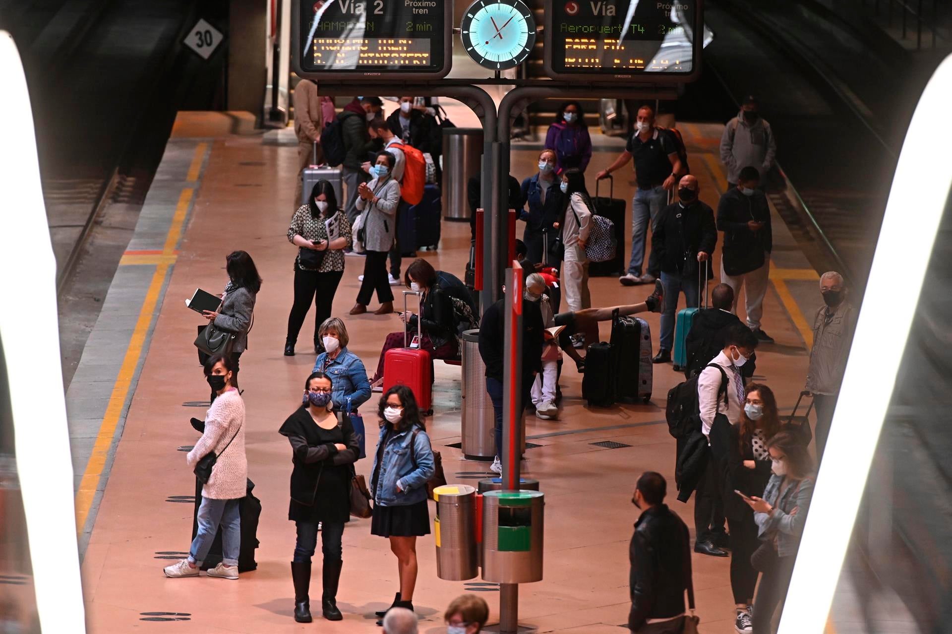 Una avería informática afecta a todo el servicio de cercanías Renfe en Madrid Una avería informática afecta a todo el servicio de cercanías Renfe en Madrid