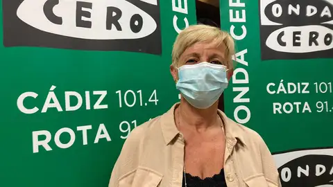 Una de las promotoras de la protectora hogar abueletes peludos Una de las promotoras de la protectora hogar abueletes peludos