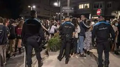 En las últimas semanas ha habido un resurgir de los botellones. Imagen de Europa Press en Santiago de Compostela Especial sobre el botellón en La Brújula de Galicia