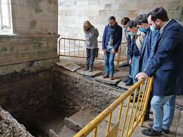 Una Imagen y Mil Palabras: lo que nos cuentan los restos óseos encontrados en la Catedral de Lugo Una Imagen y Mil Palabras: lo que nos cuentan los restos óseos encontrados en la Catedral de Lugo