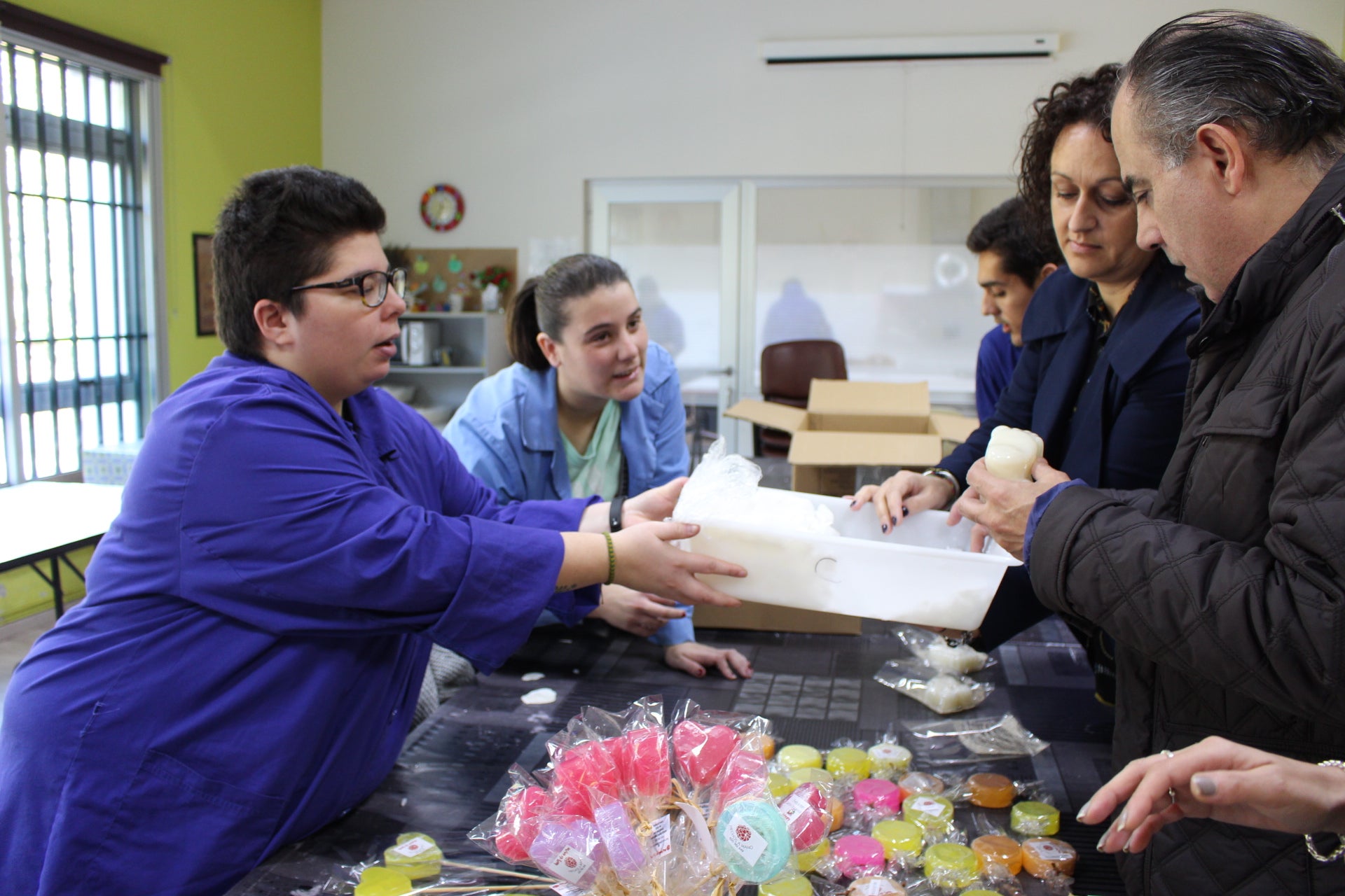 Política Social busca formulas para condonar la deuda de los 2.000 gallegos que cobraron la RISGA y el IMV Política Social busca formulas para condonar la deuda de los 2.000 gallegos que cobraron la RISGA y el IMV