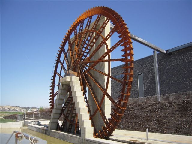 El Ayuntamiento ultima el montaje de los escenarios El Ayuntamiento ultima el montaje de los escenarios