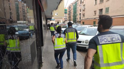 Operativo de la Polic&iacute;a Nacional en en barrio palmesano de Son Gotleu. 