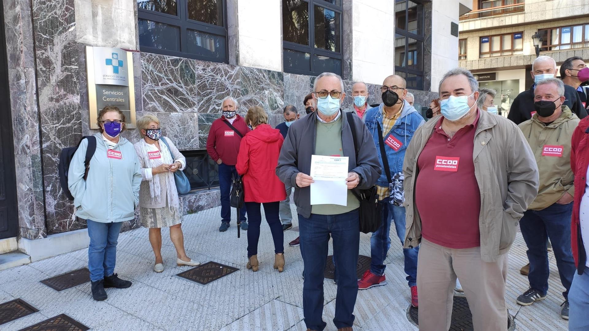 CCOO entrega en el SESPA 5.000 firmas demandando mejoras en la sanidad pública CCOO entrega en el SESPA 5.000 firmas demandando mejoras en la sanidad pública