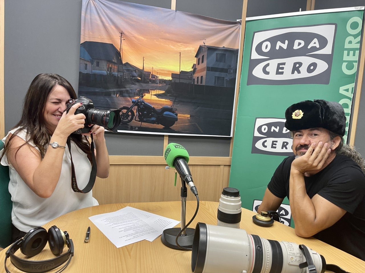 El fotógrafo alicantino Manuel Lorenzo viaja al fin del mundo en Harley-Davidson y lo muestra en la exposición: "Sigue, sigue, Sputnik" El fotógrafo alicantino Manuel Lorenzo viaja al fin del mundo en Harley-Davidson y lo muestra en la exposición: "Sigue, sigue, Sputnik"