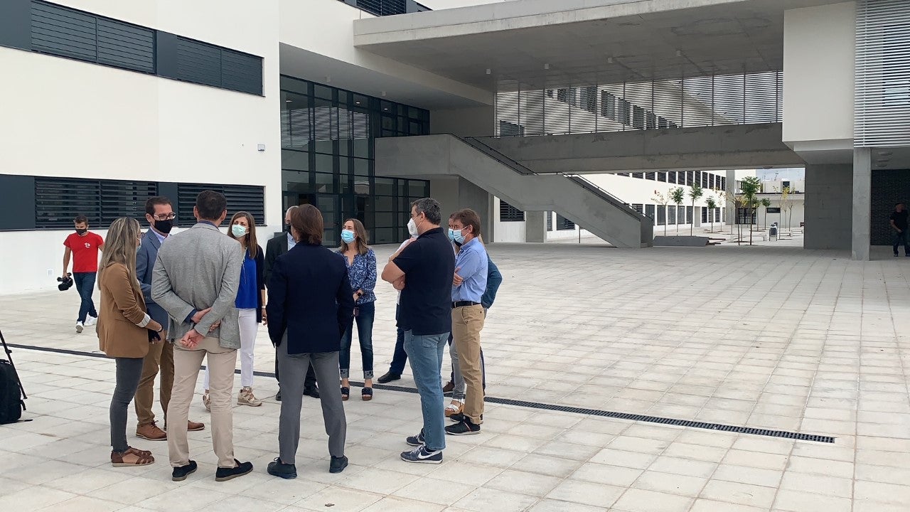 Las obras del IES 'Periodista Vicente Verdú' de Elche concluyen cuatro meses antes de lo previsto Las obras del IES 'Periodista Vicente Verdú' de Elche concluyen cuatro meses antes de lo previsto