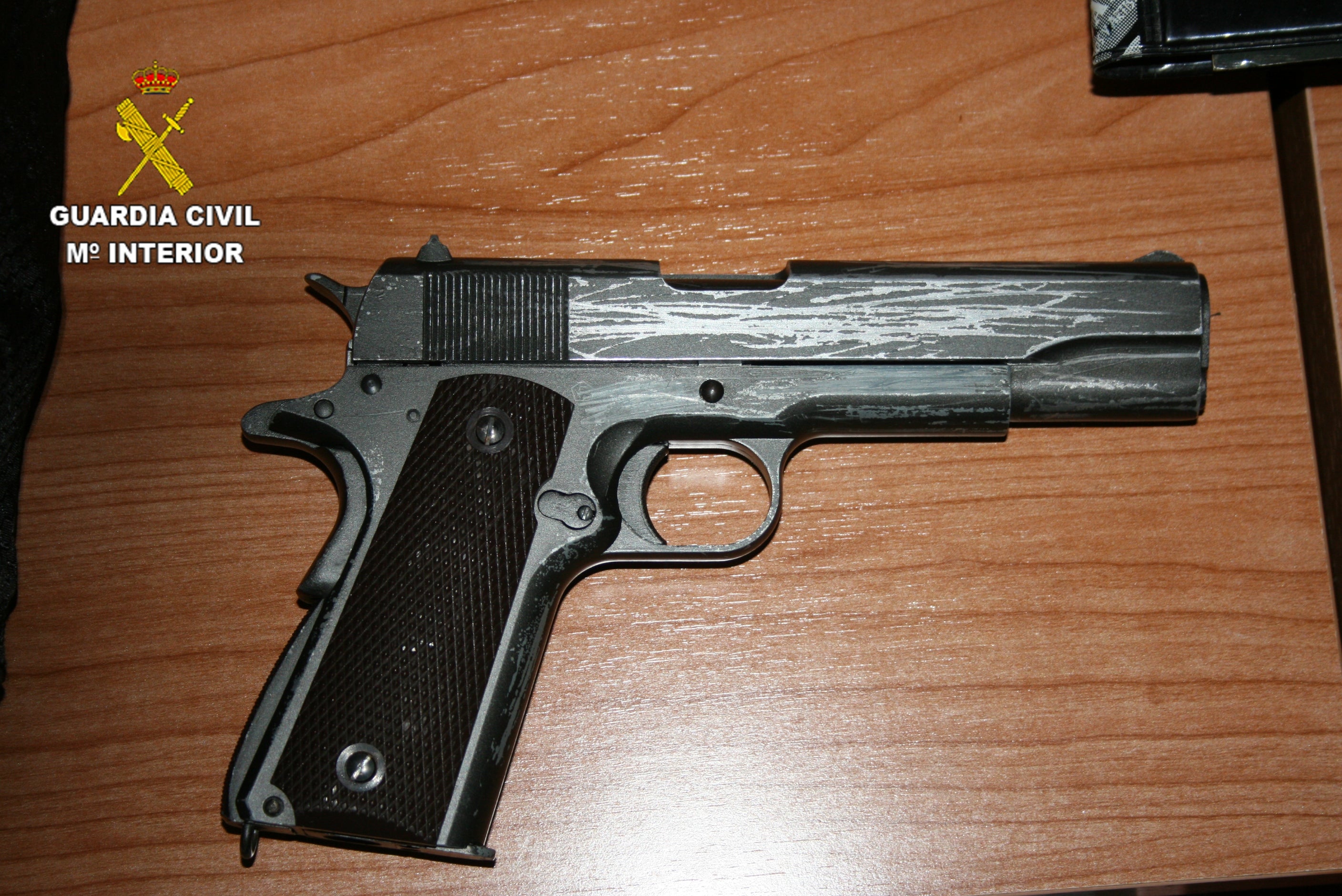 La Guardia Civil detiene a dos personas que intentaron robar en Seseña La Guardia Civil detiene a dos personas que intentaron robar en Seseña