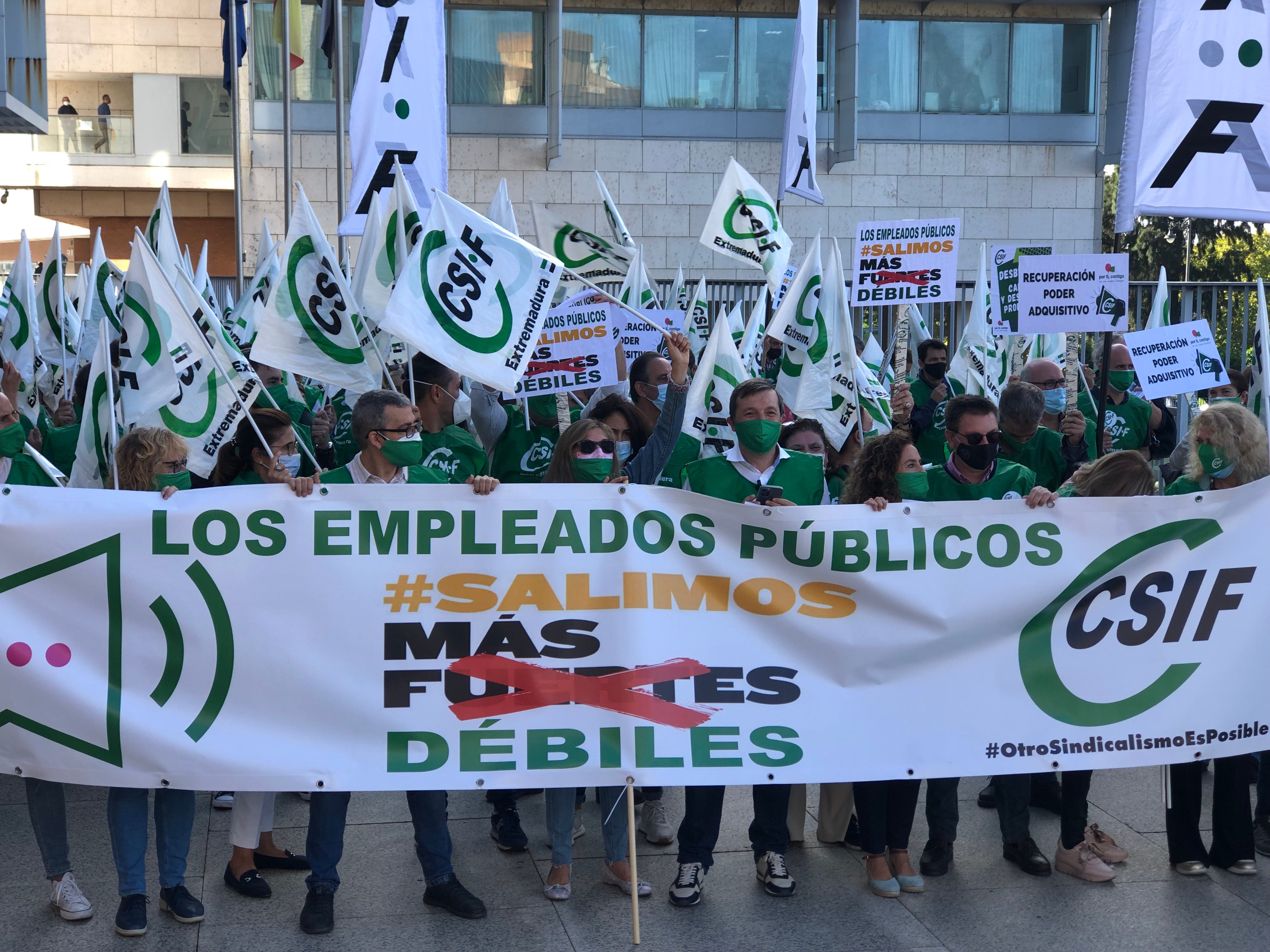 El sindicato CSIF considera insuficiente la subida salarial del 2 por ciento aprobada por la Junta El sindicato CSIF considera insuficiente la subida salarial del 2 por ciento aprobada por la Junta