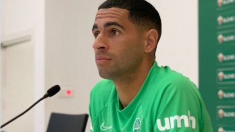 Omar Mascarell se ha consolidado en el once titular del Elche. Omar Mascarell se ha consolidado en el once titular del Elche.