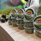 TROPS lanza el primer guacamole Realfooding en colaboración con Carlos Ríos