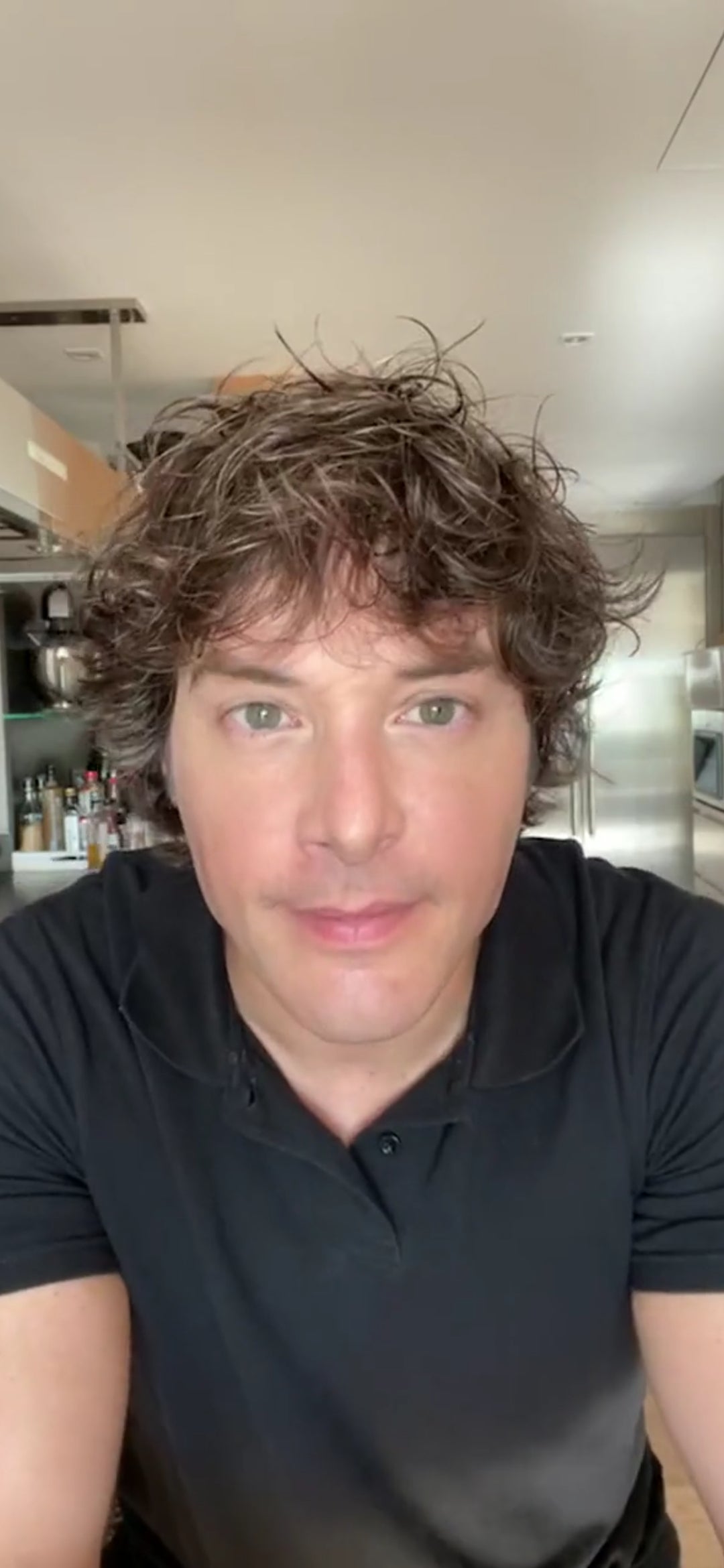 El chef Jordi Cruz responde a Ibai Llanos tras decir que su restaurante es caro: "No lo es si se compara con el precio de la luz" El chef Jordi Cruz responde a Ibai Llanos tras decir que su restaurante es caro: "No lo es si se compara con el precio de la luz"