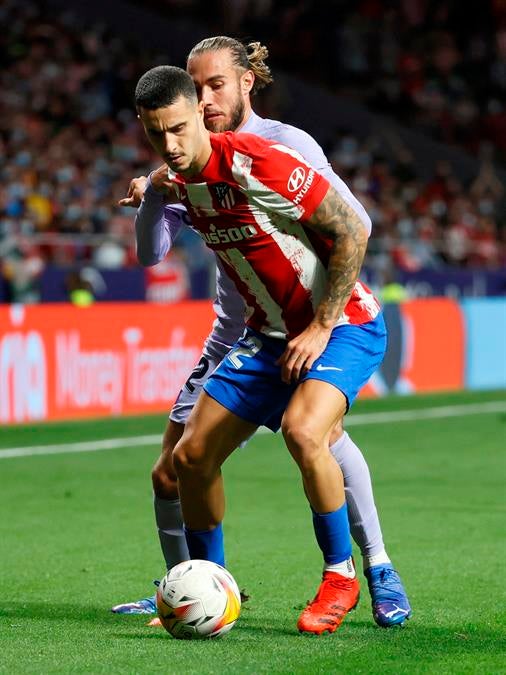 Mario Hermoso: "Sé que puedo dar un nivel mucho más alto del que estoy dando este inicio de temporada" Mario Hermoso: "Sé que puedo dar un nivel mucho más alto del que estoy dando este inicio de temporada"