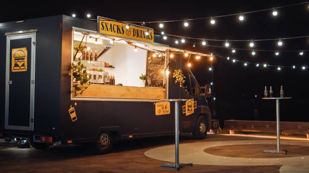 Diez food truck se darán cita en Badajoz en el 'Callejeando Food Fest', que se completa con una zona market y conciertos Diez food truck se darán cita en Badajoz en el 'Callejeando Food Fest', que se completa con una zona market y conciertos