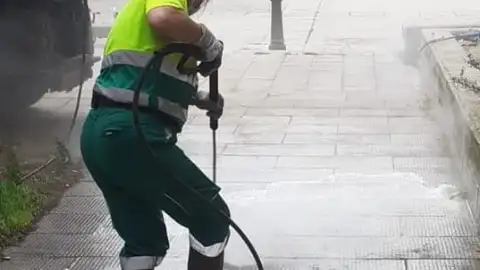 El Ayuntamiento de Alcalá de Henares aprueba nuevas mejoras en el contrato de la limpieza El Ayuntamiento de Alcalá de Henares aprueba nuevas mejoras en el contrato de la limpieza