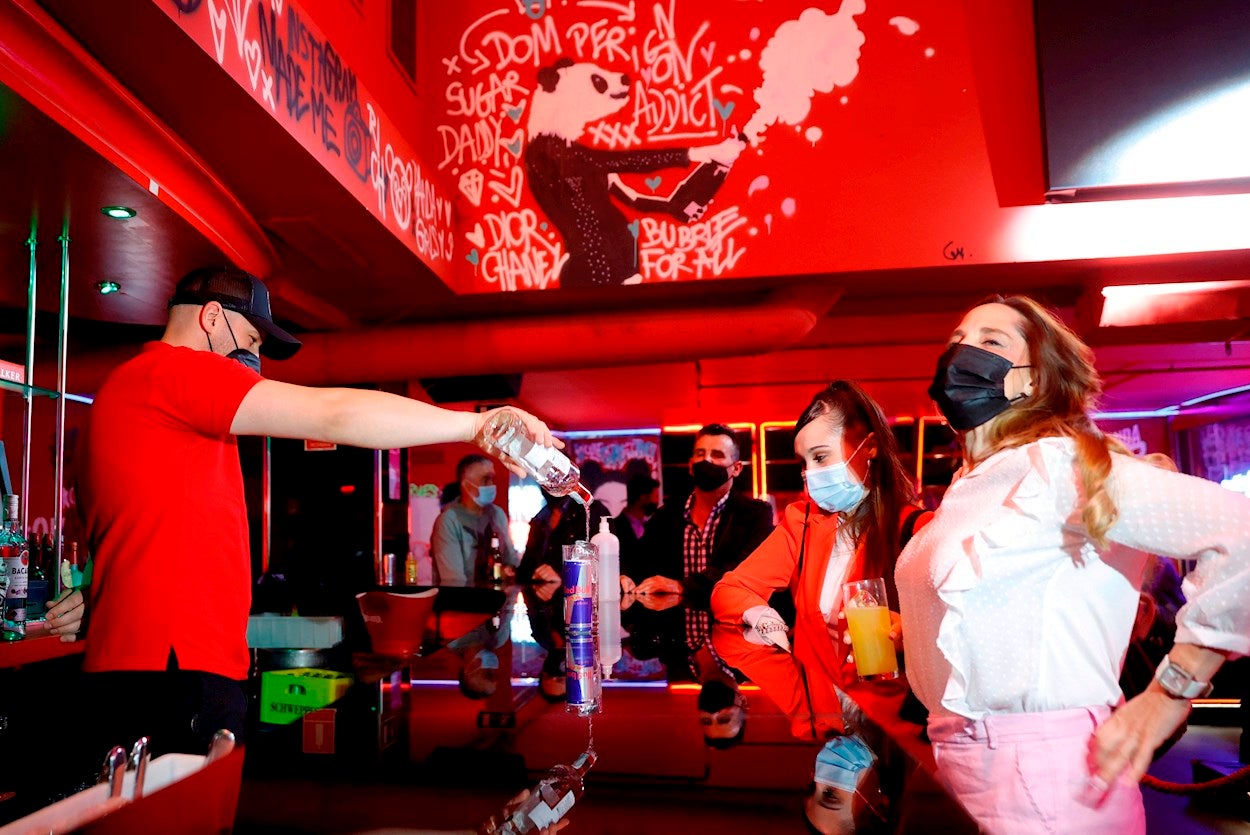 Las pistas de baile en las discotecas abren en Madrid a partir de este viernes Las pistas de baile en las discotecas abren en Madrid a partir de este viernes