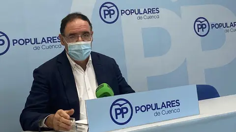 Prieto, durante la rueda de prensa este viernes, en la sede del PP de Cuenca Prieto, durante la rueda de prensa este viernes, en la sede del PP de Cuenca