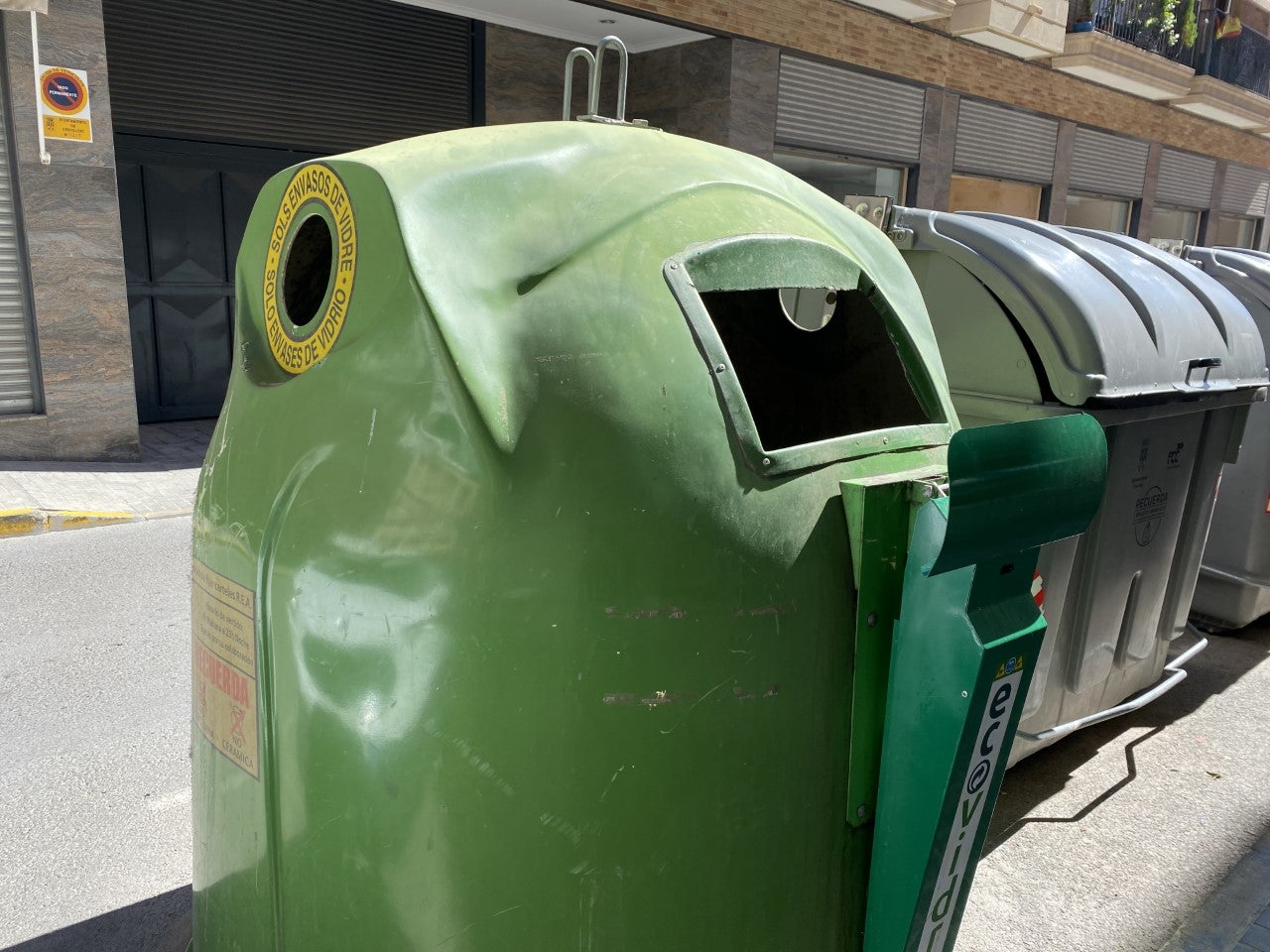 El Ayuntamiento de Crevillent promueve el reciclaje de vidrio en los establecimientos de hostelería El Ayuntamiento de Crevillent promueve el reciclaje de vidrio en los establecimientos de hostelería