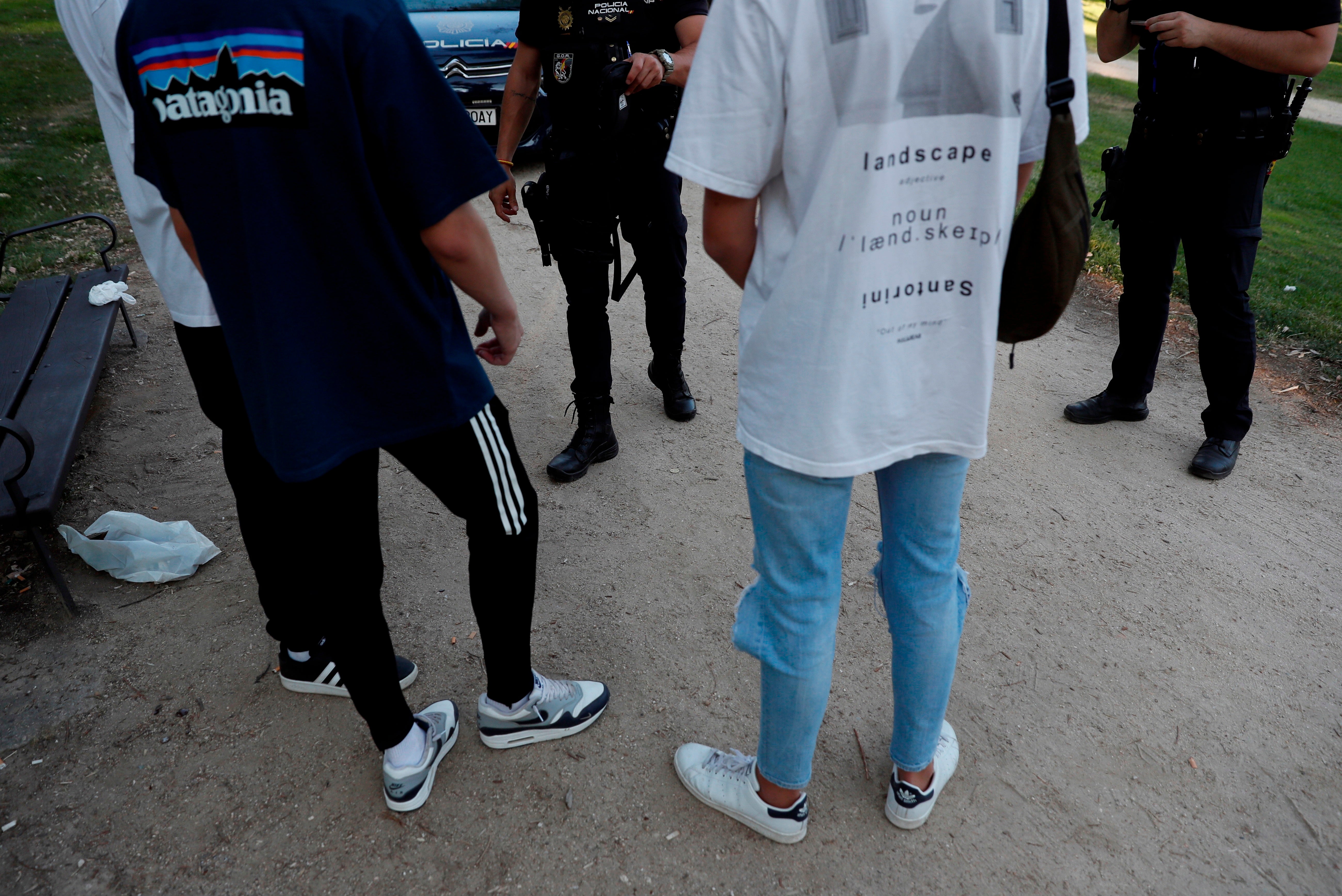 Nuevo macrobotellón en el Parque del Oeste con varios detenidos, robos y cargas policiales Nuevo macrobotellón en el Parque del Oeste con varios detenidos, robos y cargas policiales