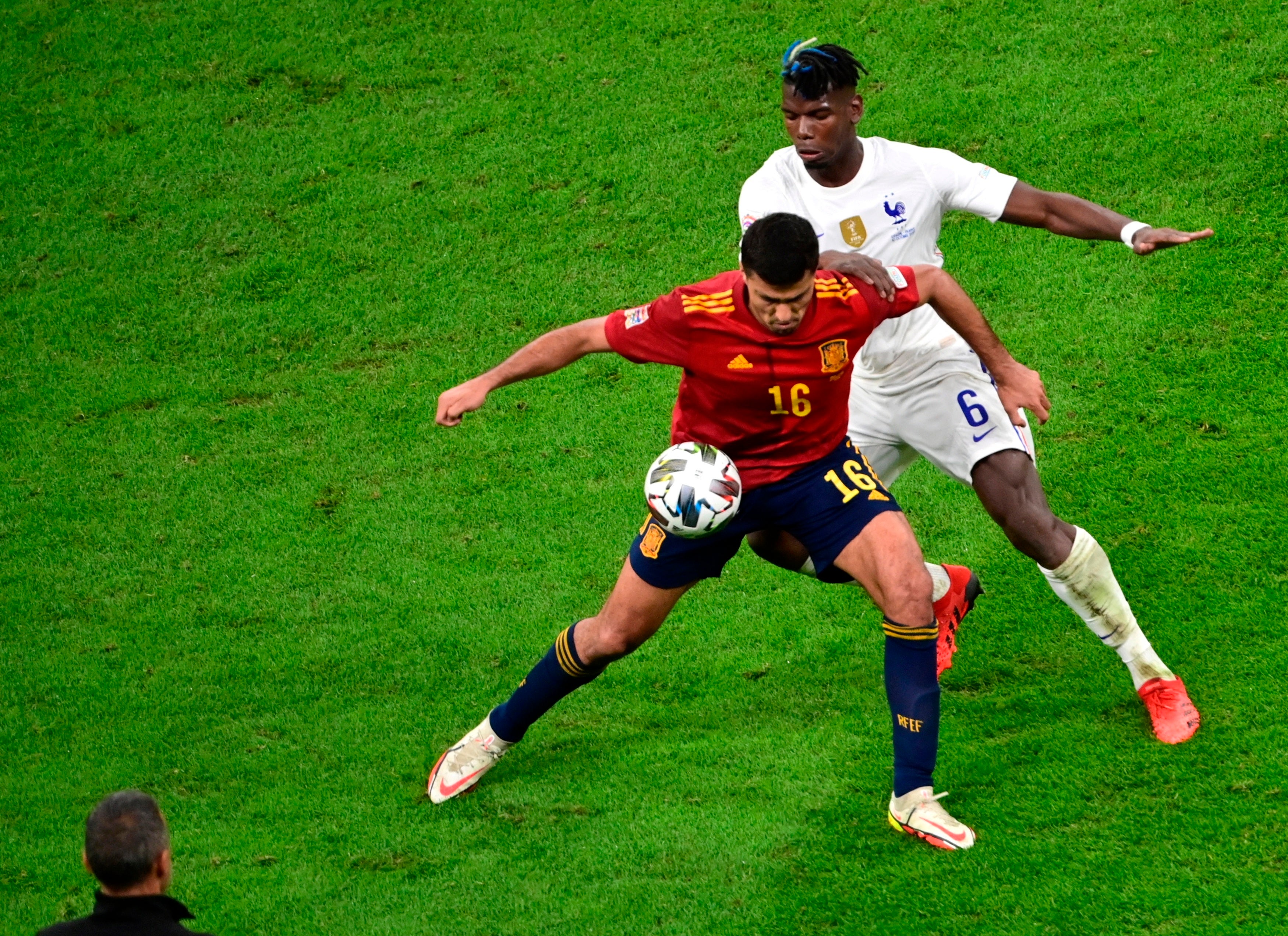 Francia vence a España en la Nations League tras un polémico gol de Mbappé Francia vence a España en la Nations League tras un polémico gol de Mbappé