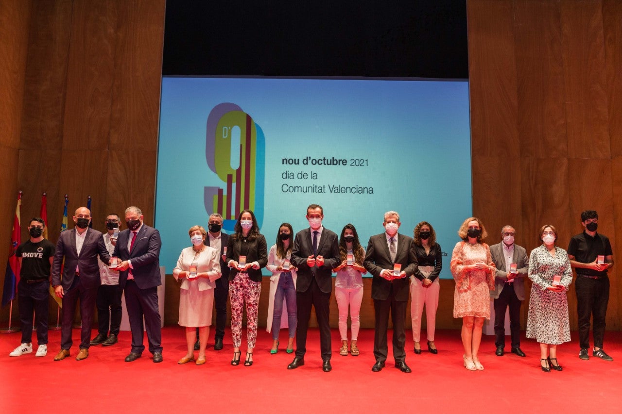 El alcalde de Elche apela en el primer 9 d'Octubre tras la llegada de la covid-19 a la “unidad” para afrontar una recuperación económica y social “justa” El alcalde de Elche apela en el primer 9 d'Octubre tras la llegada de la covid-19 a la “unidad” para afrontar una recuperación económica y social “justa”