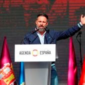 El presidente de Vox, Santiago Abascal, ha presentado ests domingo la "Agenda España", en el acto de cierre de "Viva 21. La España en pie" en Madrid.