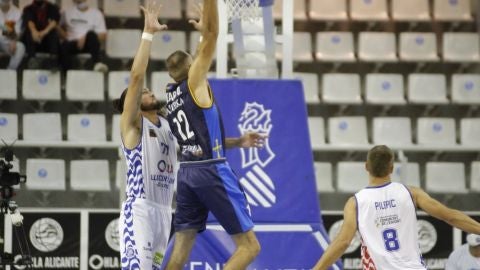 Oliver Arteaga, en el partido frente a Alicante,.