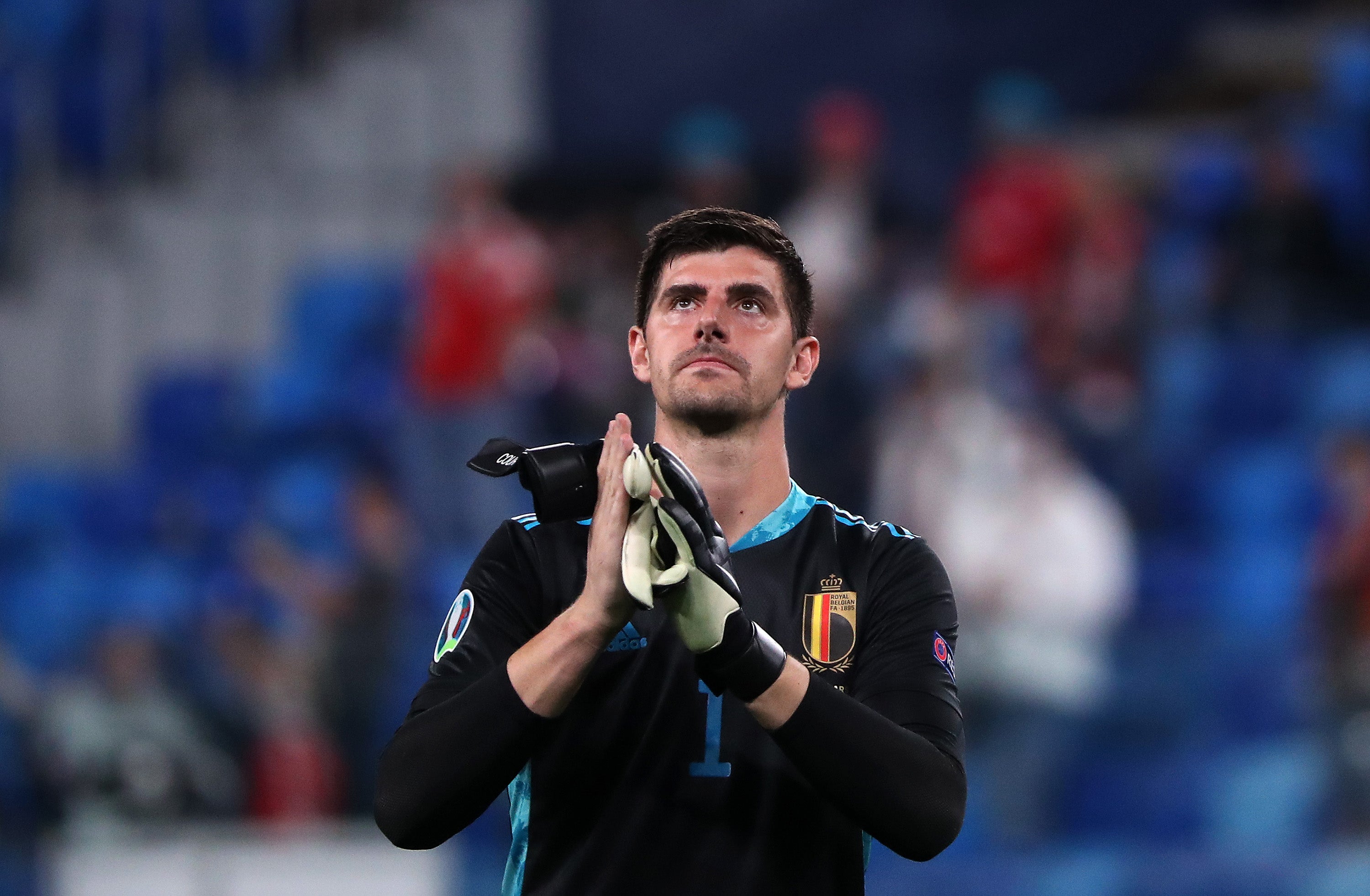 El Real Madrid comunica que Courtois, Valverde, Camavinga y Vinicius dan positivo por coronavirus El Real Madrid comunica que Courtois, Valverde, Camavinga y Vinicius dan positivo por coronavirus