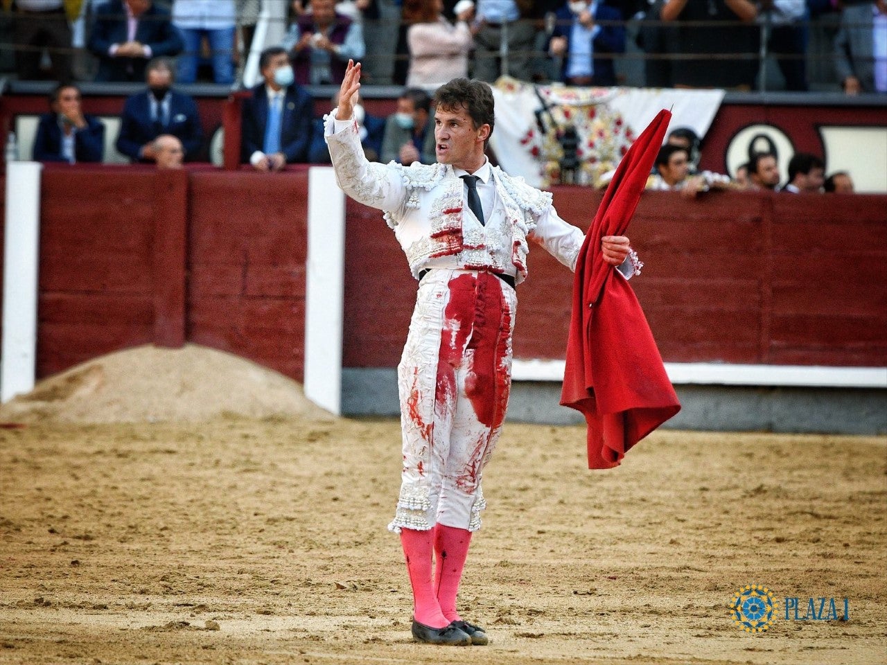 Onda Ruedo 4x05| Daniel Luque: "Lo último que pasé fue miedo. Cuando me quité el vestido pensé, tenía que ser así" Onda Ruedo 4x05| Daniel Luque: "Lo último que pasé fue miedo. Cuando me quité el vestido pensé, tenía que ser así"