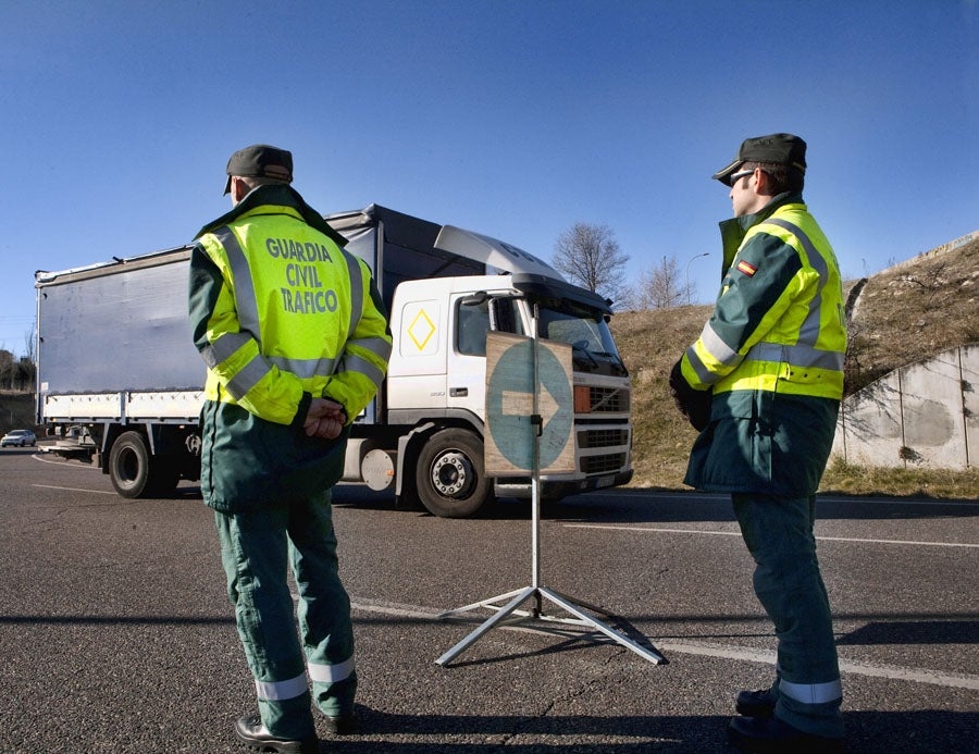 Camiones y autobuses, en el punto de mira de los controles de tráfico Camiones y autobuses, en el punto de mira de los controles de tráfico