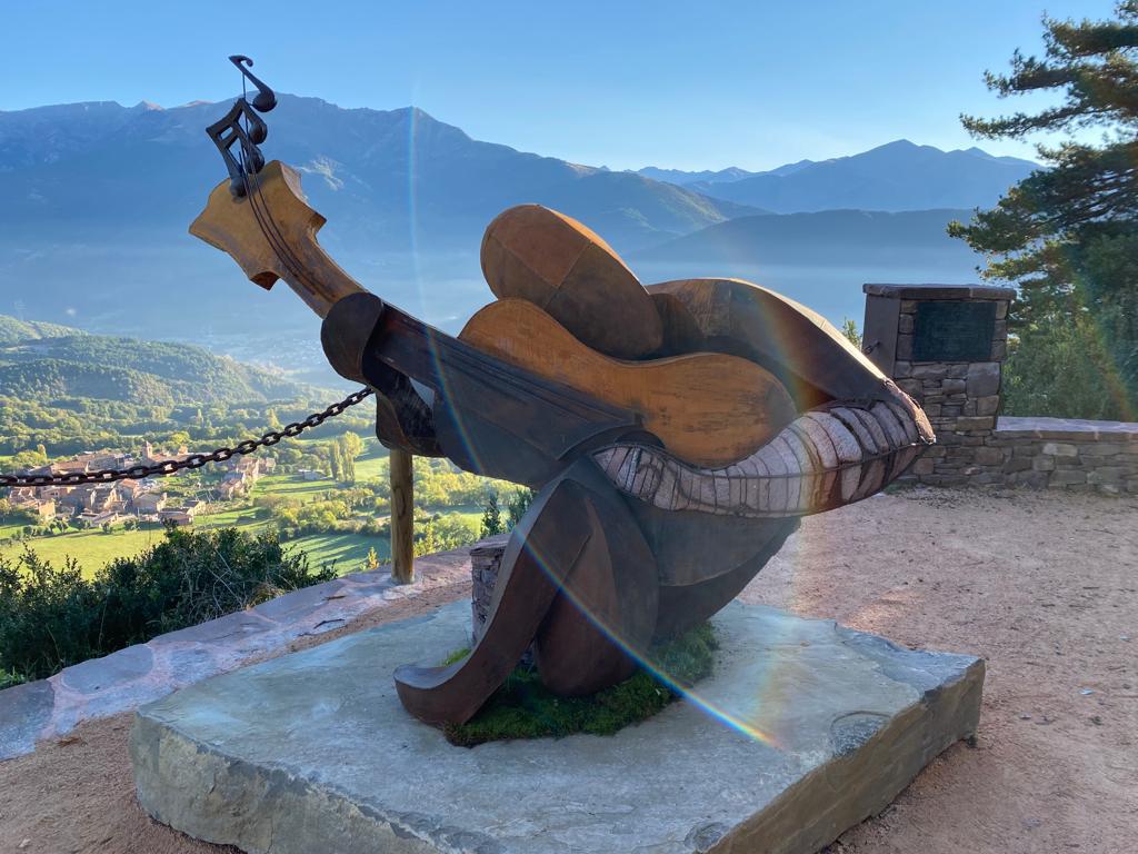 Una escultura recuerda sus raíces ribagorzanas Una escultura recuerda sus raíces ribagorzanas