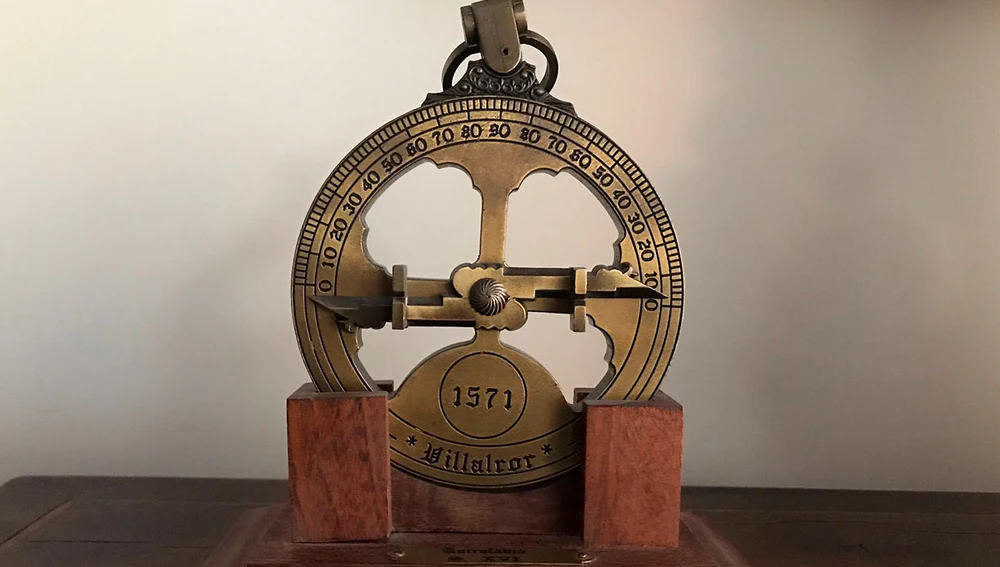 Un astrolabio