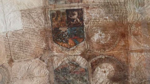 Documento en el que los Reyes Cat&oacute;licos entregan el escudo de armas a Crist&oacute;bal Col&oacute;n