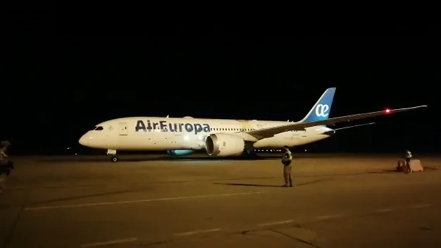 Llega a Espa&ntilde;a un nuevo avi&oacute;n con 160 afganos evacuados