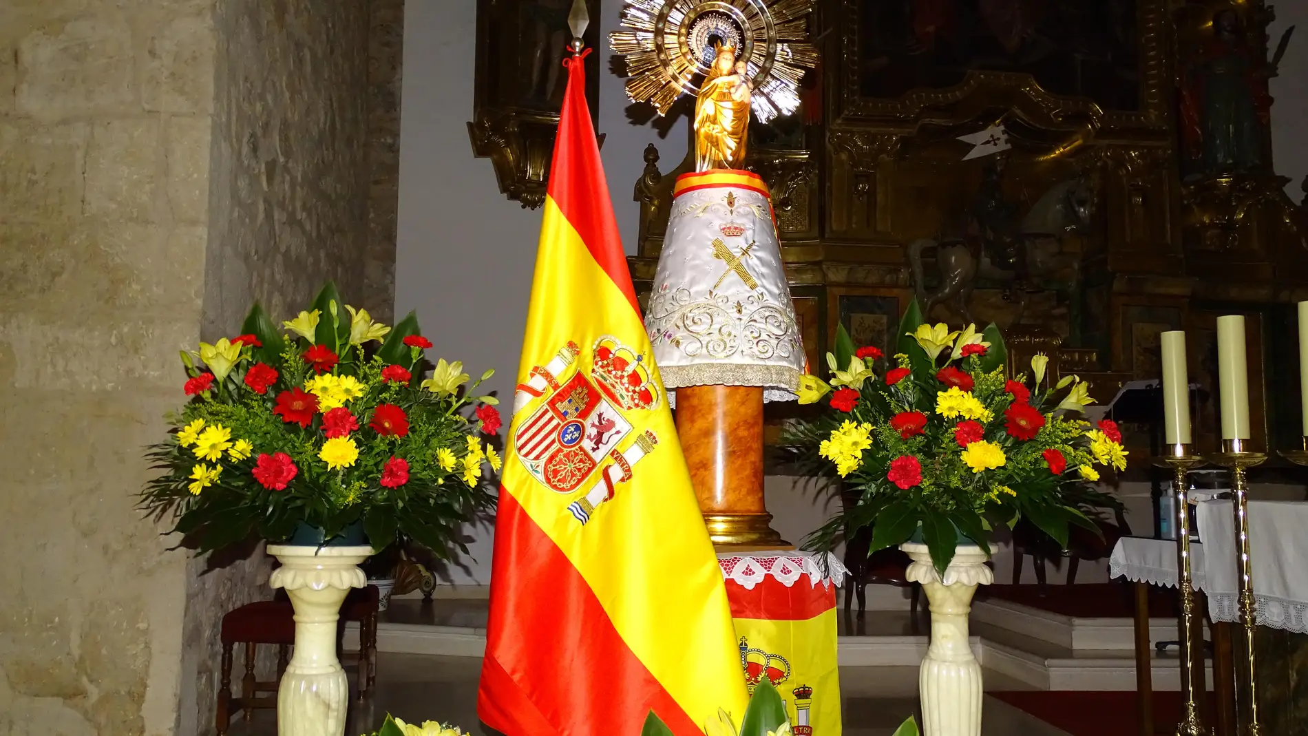 Quintanar honra a la patrona de La Guardia Civil, la Virgen del Pilar, en el día de su fiesta