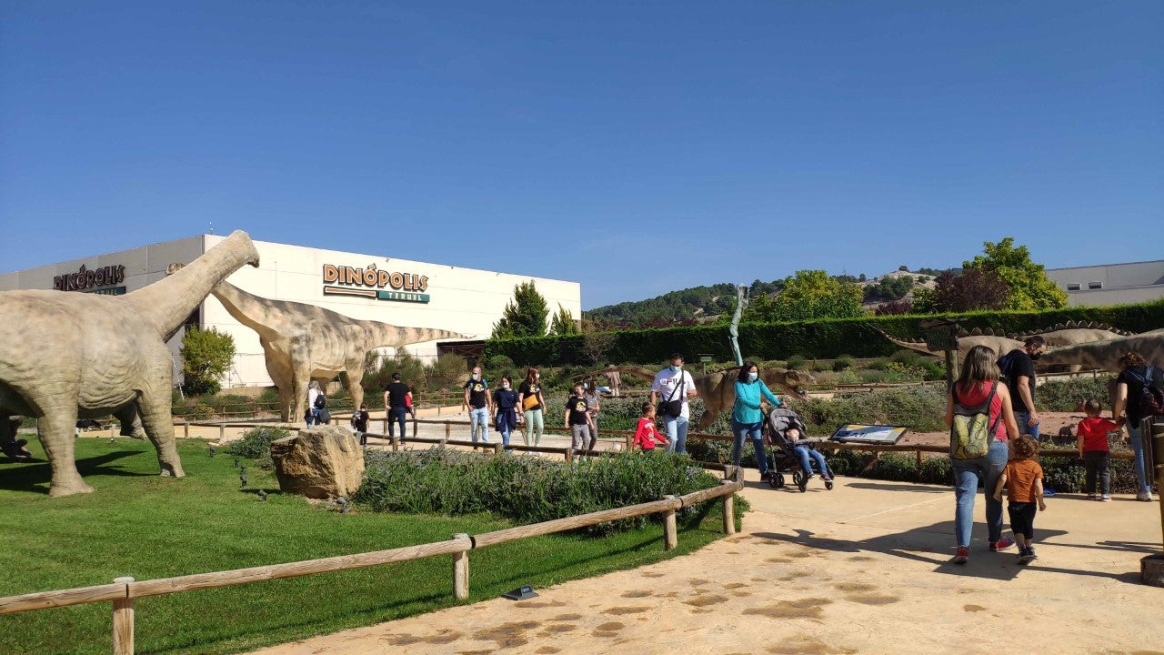 Más de 8.800 personas visitan Dinópolis durante el puente Más de 8.800 personas visitan Dinópolis durante el puente