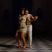 Fotograma del videoclip de 'Ateo' de C.Tangana y Nathy Peluso Fotograma del videoclip de 'Ateo' de C.Tangana y Nathy Peluso