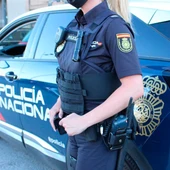 Un agente de la Policía Nacional Un agente de la Policía Nacional