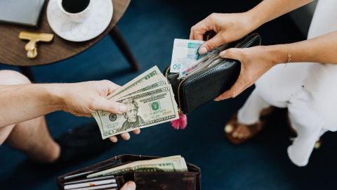 La Br&uacute;jula de la Econom&iacute;a: Espa&ntilde;a pierde poder adquisitivo por la escalada de precios