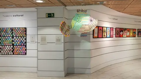 Exposición de los trabajos de los usuarios del Centro Ocupacional de Altabix instalada en El Corte Inglés de Elche. Exposición de los trabajos de los usuarios del Centro Ocupacional de Altabix instalada en El Corte Inglés de Elche.