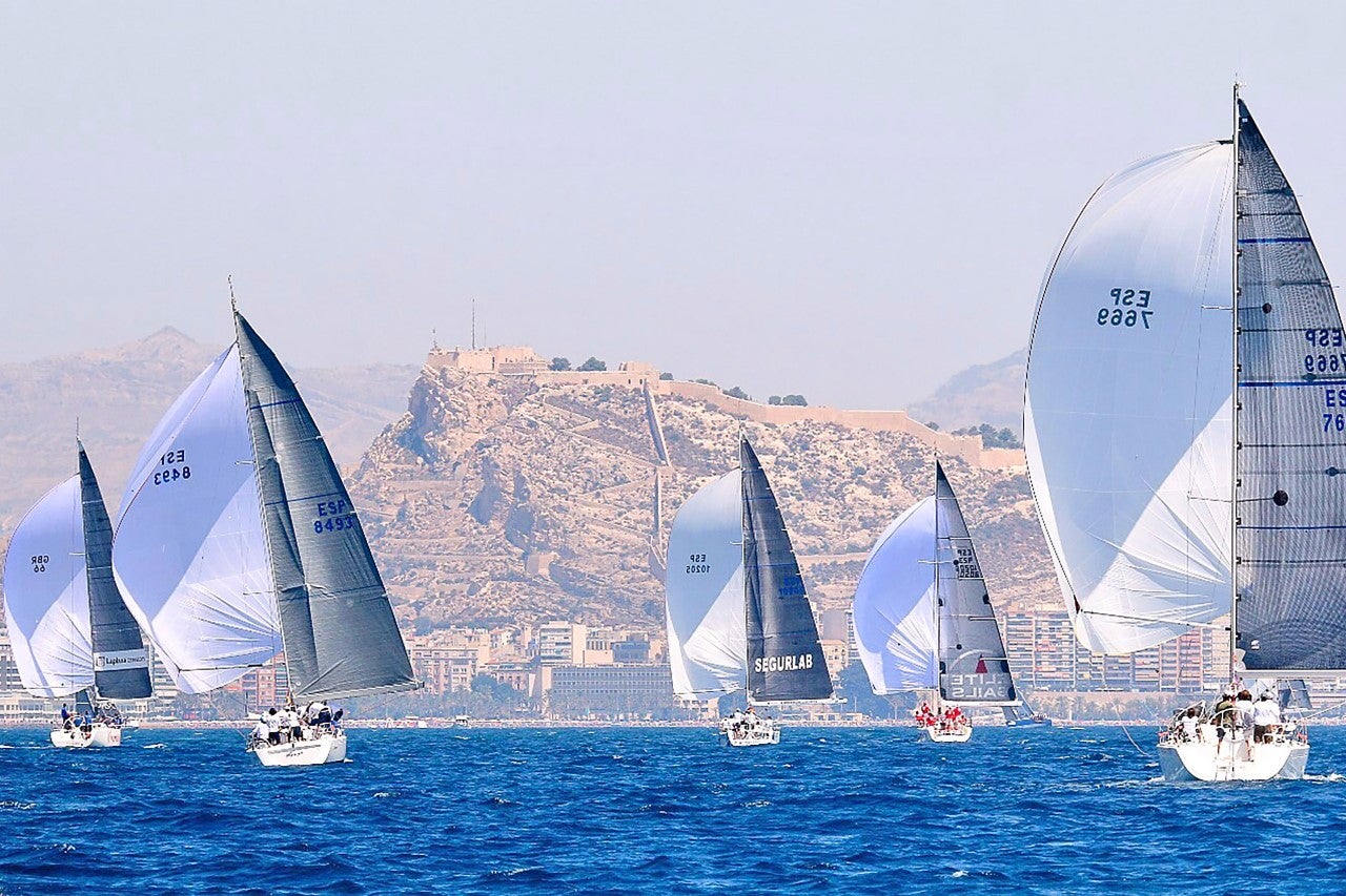 La Diputación destina 370.000 euros en ayudas a los clubes de la provincia para la promoción del deporte La Diputación destina 370.000 euros en ayudas a los clubes de la provincia para la promoción del deporte