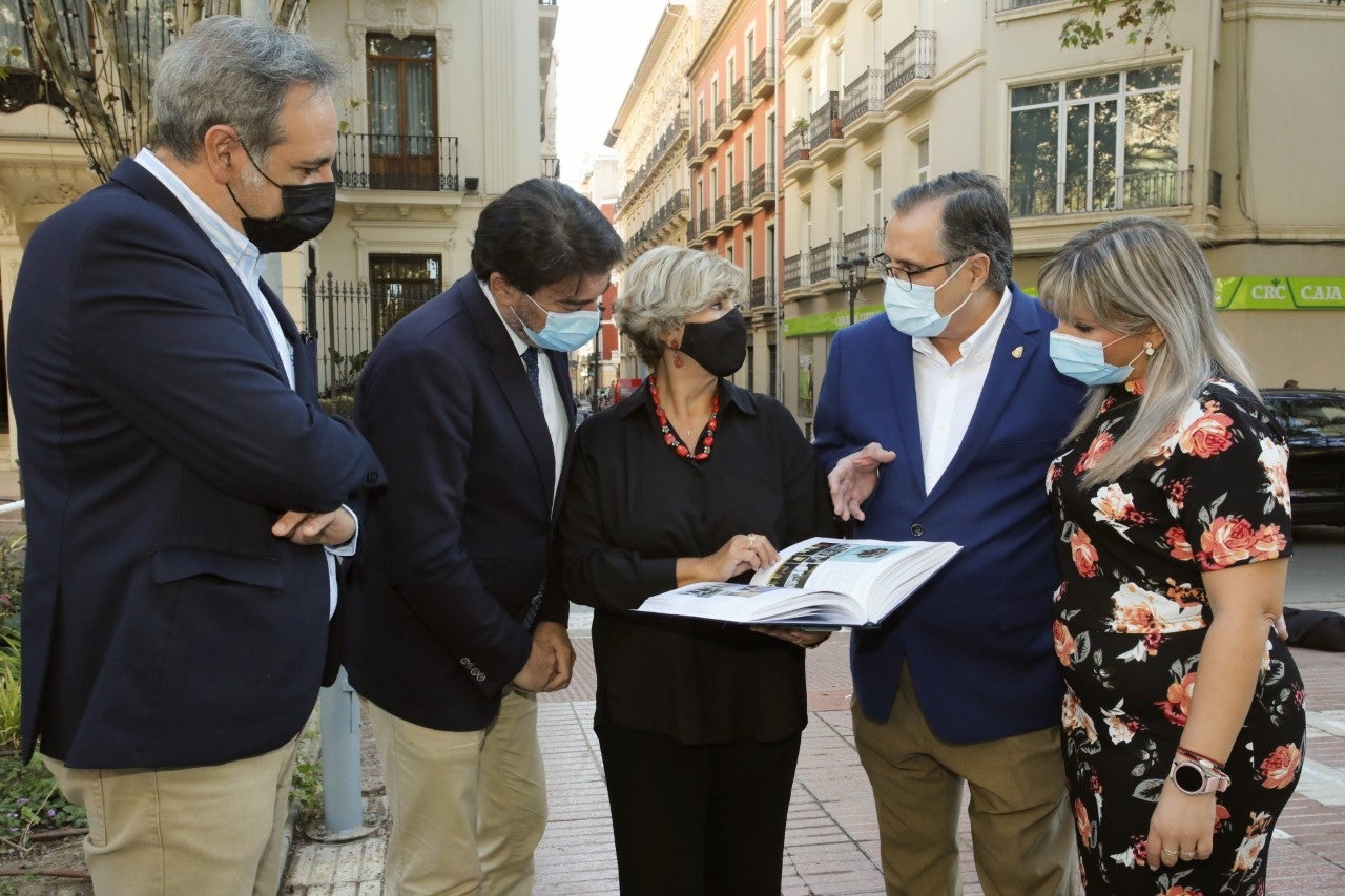 La Junta Mayor y el Ayuntamiento de Alicante impulsan la declaración de Interés Turístico Nacional para la Semana Santa La Junta Mayor y el Ayuntamiento de Alicante impulsan la declaración de Interés Turístico Nacional para la Semana Santa