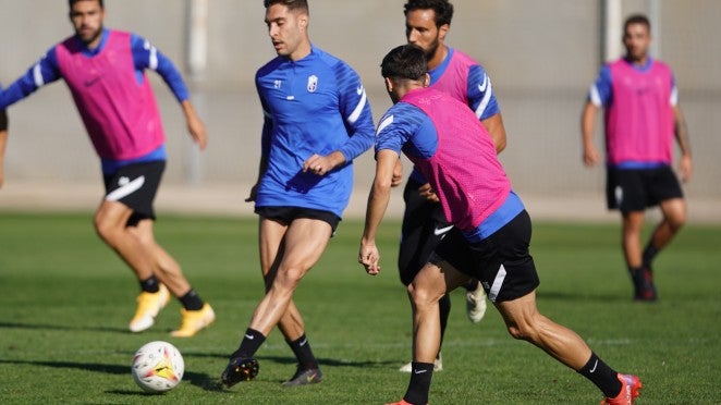 Aplazado el Atlético, el Granada CF prepara ya los cuatro partidos de "su Liga" Aplazado el Atlético, el Granada CF prepara ya los cuatro partidos de "su Liga"