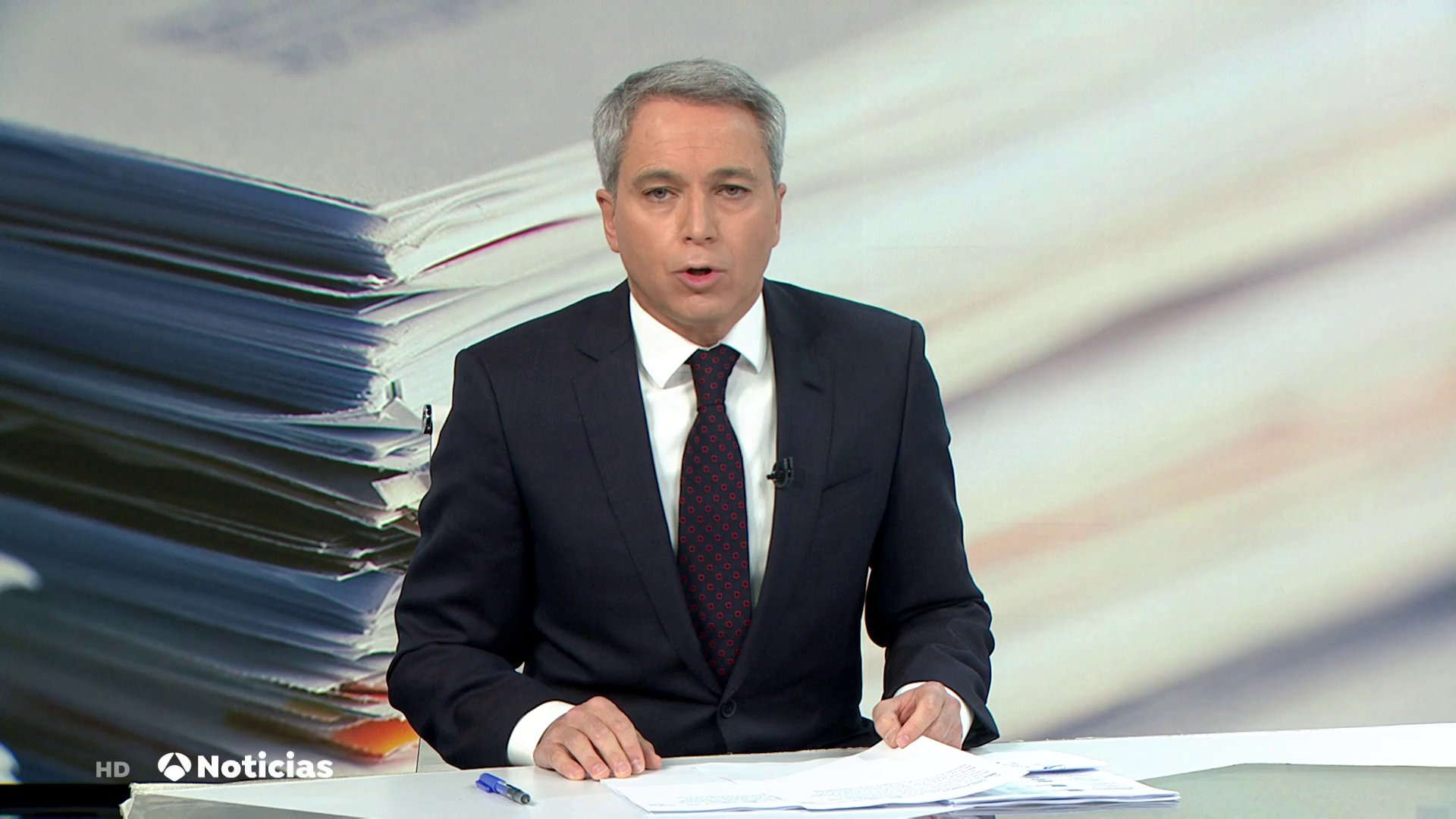 Vicente Vallés deja en evidencia a Irene Montero por 'enchufar' en su Ministerio a tres personas con problemas con la Justicia Vicente Vallés deja en evidencia a Irene Montero por 'enchufar' en su Ministerio a tres personas con problemas con la Justicia