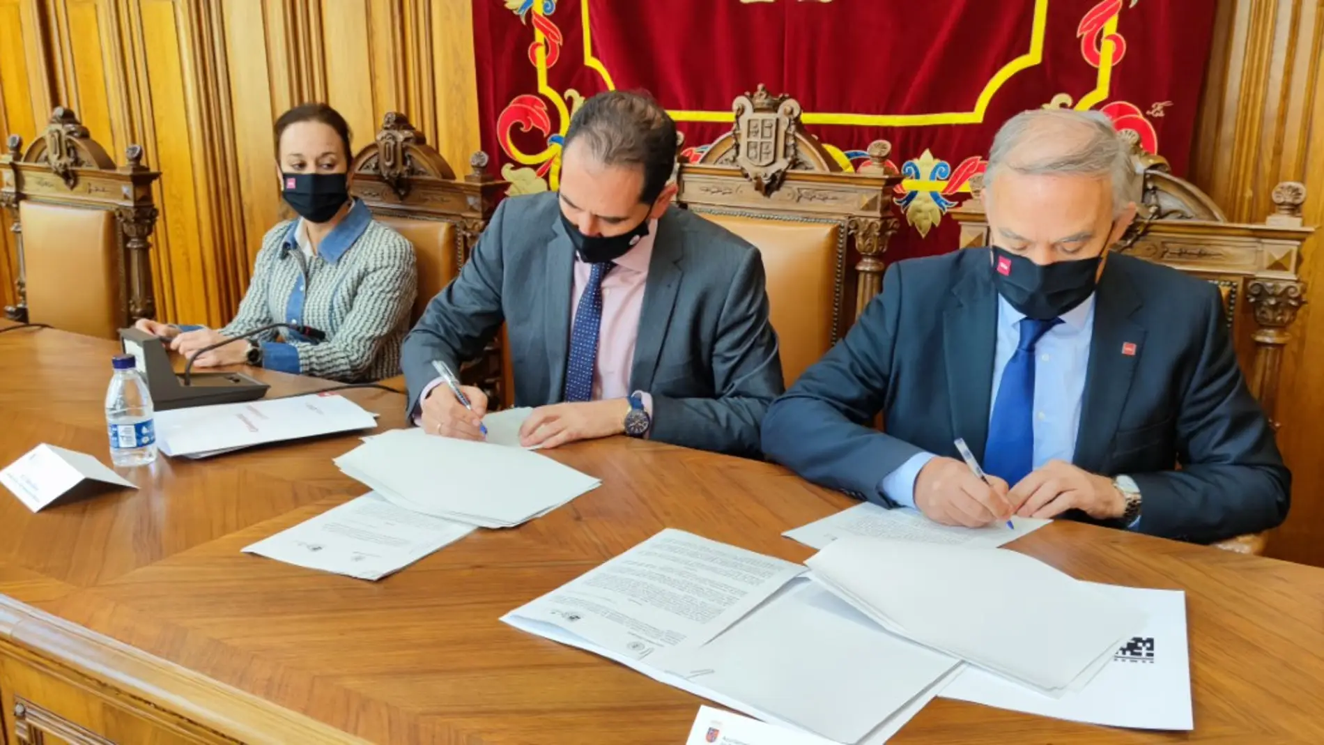 Ayuntamiento de Palencia y UVA firman tres convenios de colaboración