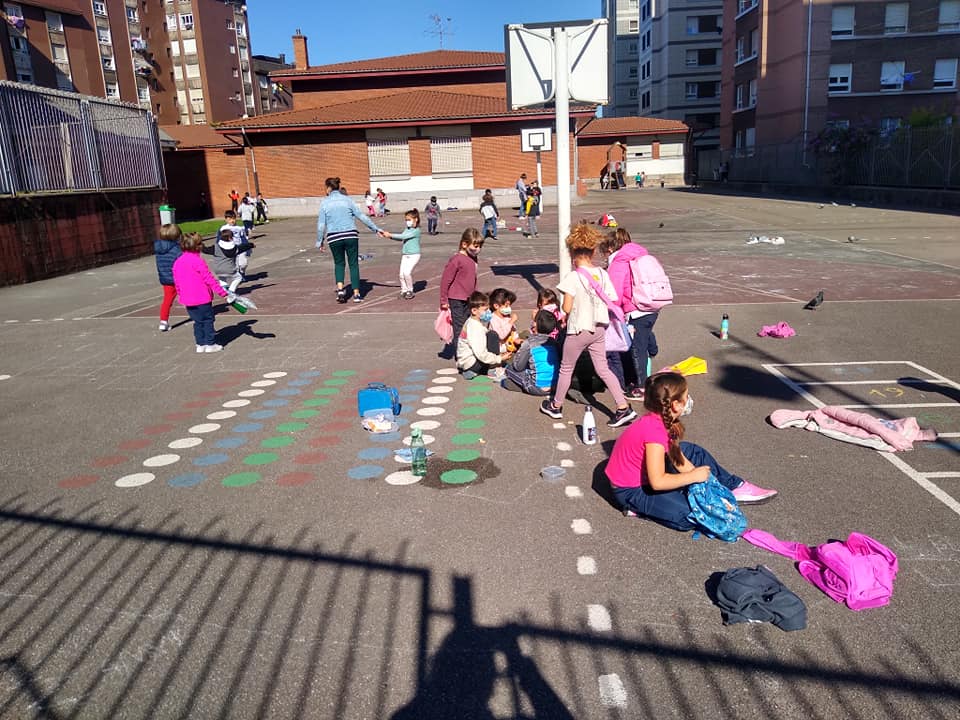 Las Asociaciones de Familias de Alumnos de Mallorca reclaman test gratuitos antes de poner aulas en cuarentena Las Asociaciones de Familias de Alumnos de Mallorca reclaman test gratuitos antes de poner aulas en cuarentena