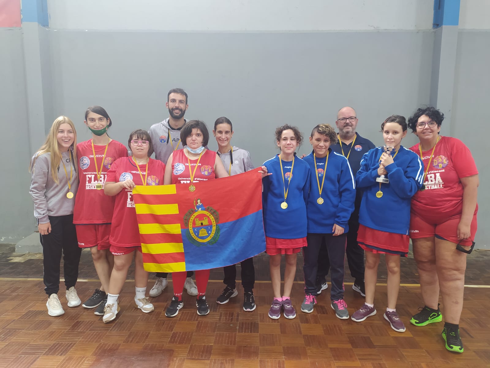 El Deportes Sin Adjetivos se proclama subcampeón autonómico de baloncesto femenino en su estreno oficial El Deportes Sin Adjetivos se proclama subcampeón autonómico de baloncesto femenino en su estreno oficial